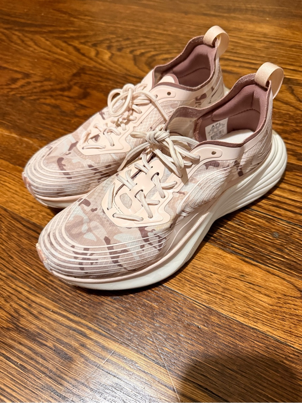 Women’s Streamline APL Sneakers